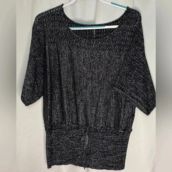 Massini metallic‎ sparkle top - Picture 1 of 3